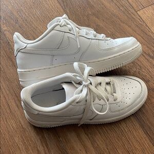 Youth White Leather Sneakers - Classic Low-Top